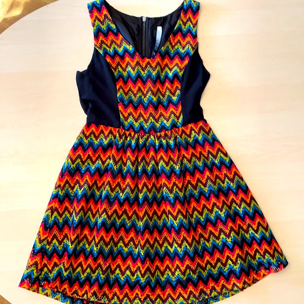 Flirty colorful Kensie dress size S